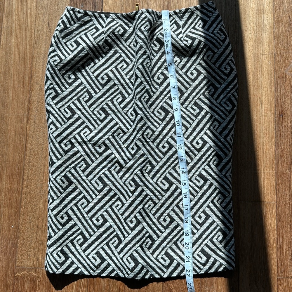 Lafayette 148 skirt, size 2 petite
